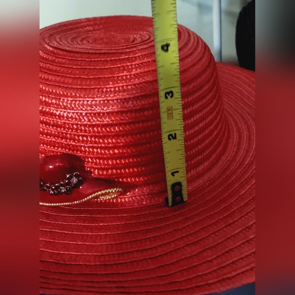 Red Hat with Purple Hat Brooch - Picture 7 of 12